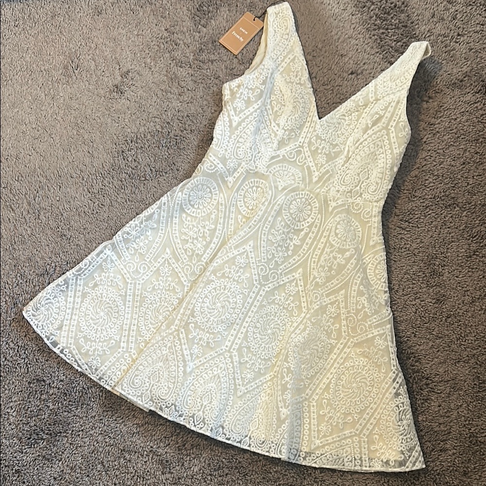 Elegant Cream Lace Dress